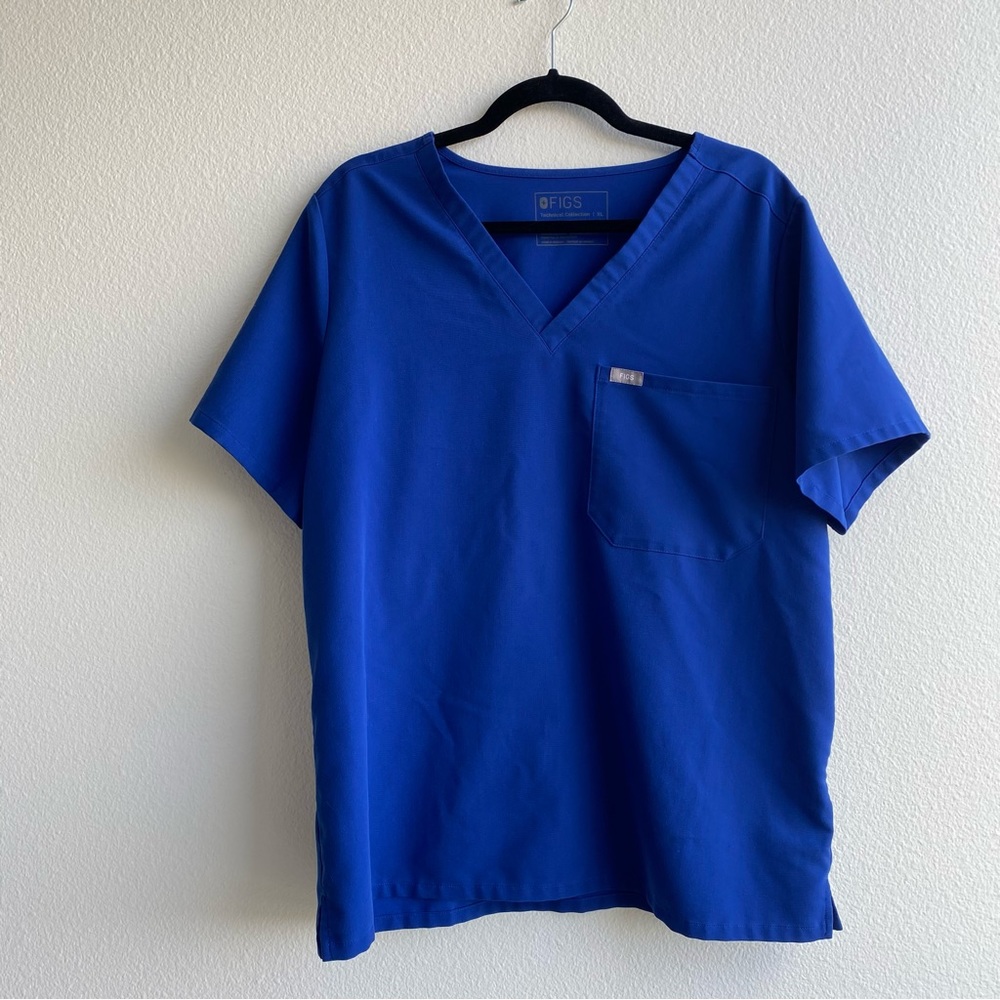 FIGS Catarina One-Pocket Scrub Top in Electric Blue (XL) 💙